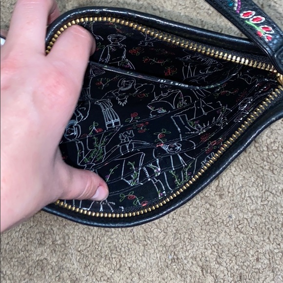 Floral embroidered Kate Spade wristlet - Picture 3 of 7
